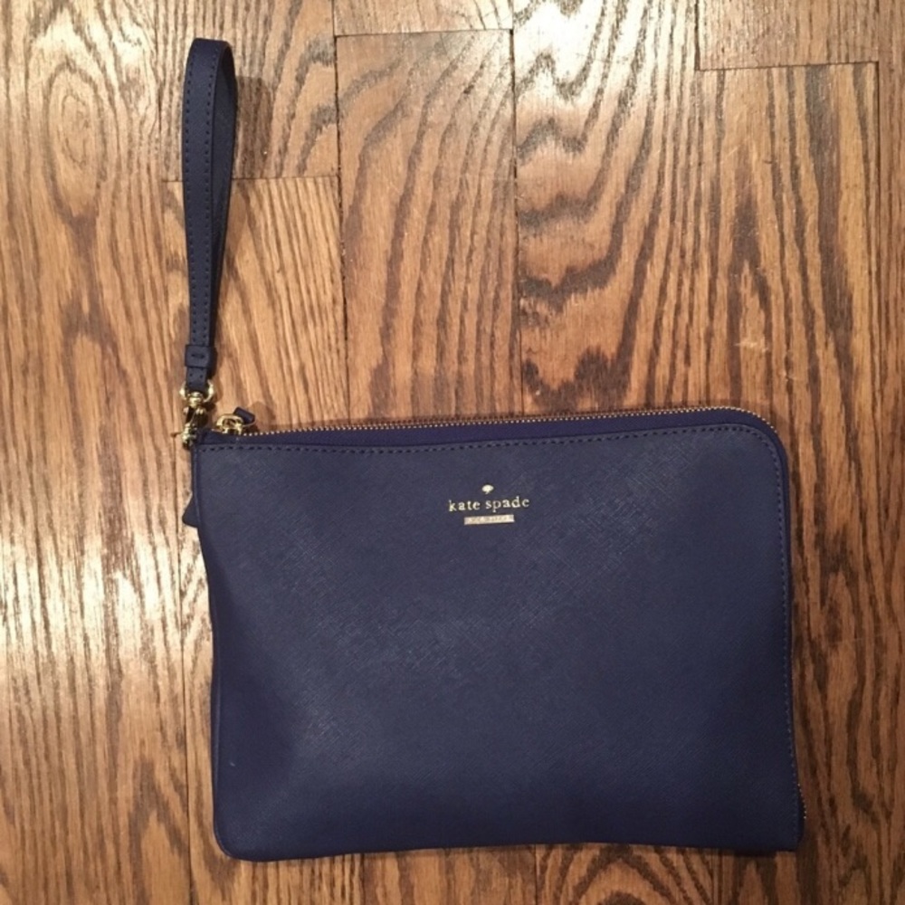 Kate Spade iPhone charging large navy clutch NEW